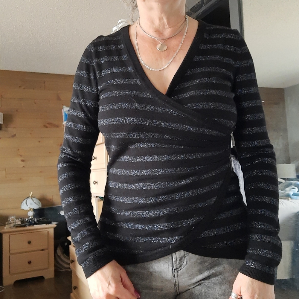Guess sweater